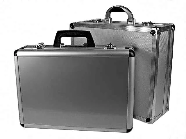 Novapor aluminum cases in different sizes